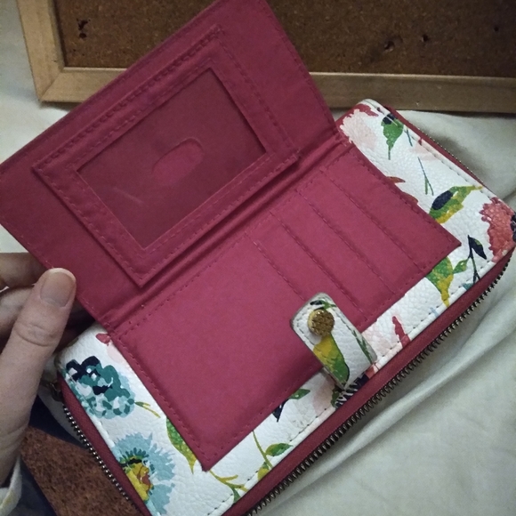Floral wallet - Picture 3 of 3